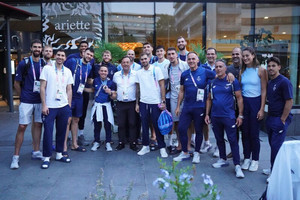 Αποθέωση Πετρούνια στο ξενοδοχείο της Εθνικής μπάσκετ! (vid &amp; pics)