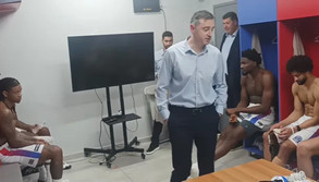 Πανιώνιος: Τα συγχαρητήρια του Τσαλδάρη και το... μπουγέλο από τους παίκτες (video)