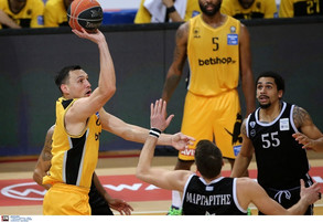 ΑΕΚ-ΠΑΟΚ 85-84: Τρίποντο ρεσιτάλ από Ματσιούλις και φωνές του ΠΑΟΚ