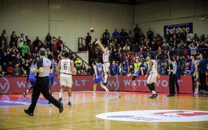 Το νικητήριο buzzer beater τρίποντο του Πελεκάνου στην κορυφή του Top-5 (vid)