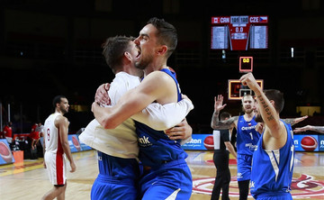 Καναδάς-Τσεχία 101-103: Πέρασε στον τελικό στην παράταση! (vid)