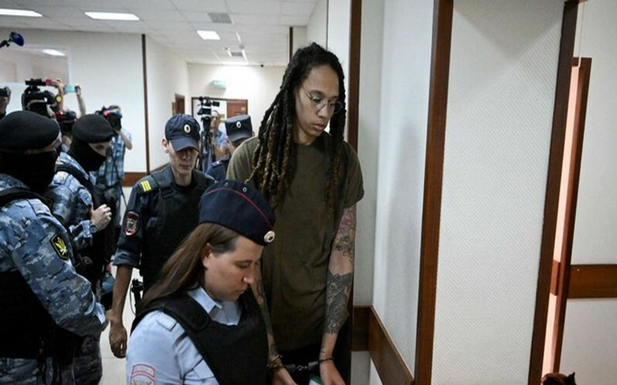 Μπάιντεν: &quot;Καλώ τη Ρωσία να απελευθερώσει αμέσως την Γκράινερ&quot;