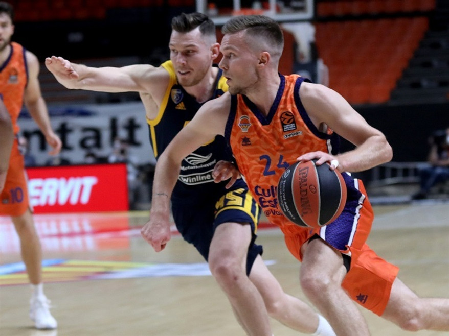 Με Χέρμανσον η Βαλένθια 88-82 τη Χίμκι Μόσχας