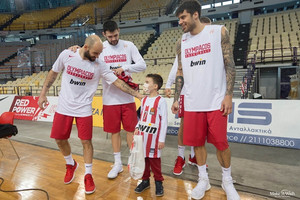 Πραγματικότητα η ευχή του 8άχρονου Βασίλη να γίνει προπονητής του Ολυμπιακού (pics)