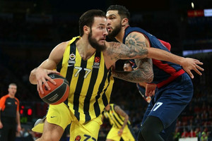 Πήρε το θρίλερ η Φενέρ, 74-72 την Μπασκόνια ! (video)