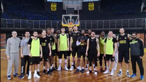 Άρης : &quot;Όλοι μαζί για τον Δημήτρη&quot; (video)