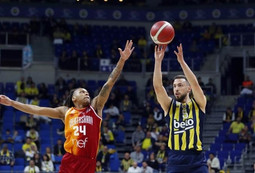 Φενέρμπαχτσε - Γαλατασαράι 86-64: Νικητής ο Ιτούδης στην μονομαχία με τον Πιστιόλη!