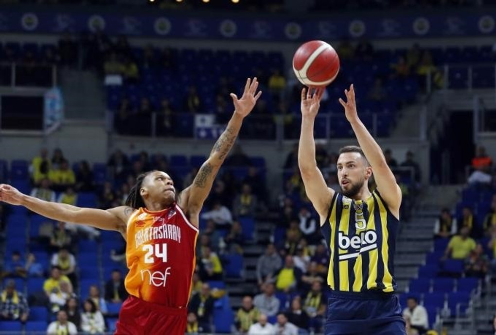 Φενέρμπαχτσε - Γαλατασαράι 86-64: Νικητής ο Ιτούδης στην μονομαχία με τον Πιστιόλη!