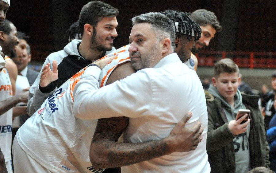 Γιατράς : &quot;Όποιος παίζει καλύτερα θα είναι μέσα στο γήπεδο&quot; (pics)