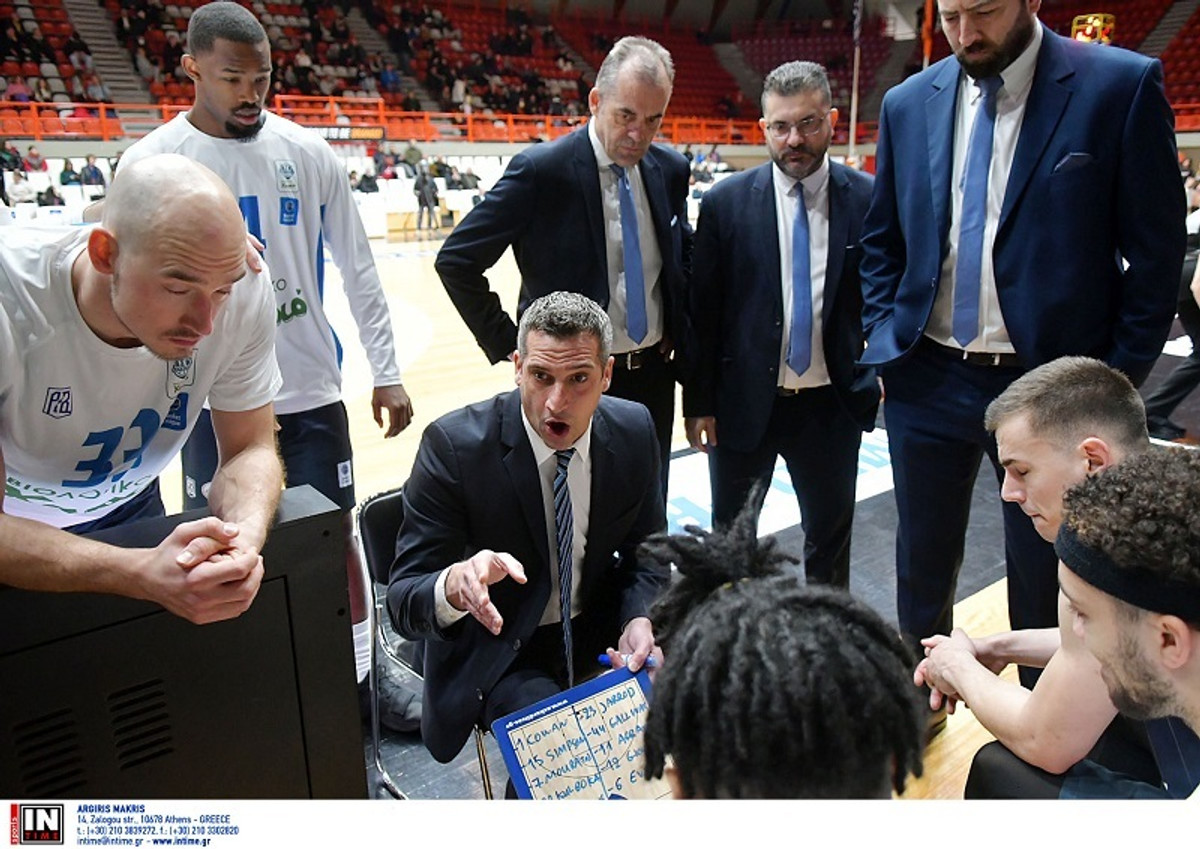 Παπανικολόπουλος: &quot;Η ομάδα αναζητά τη νίκη σε κάθε παιχνίδι&quot;