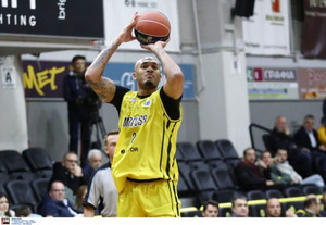 Με άλλη εικόνα στο β&#039; μέρος, το Mαρούσι 82-71 τη Σαμπάχ (pics)
