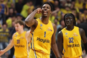 Η Μακάμπι πήρε το ντέρμπι του Τελ Αβίβ, 97-79 τη Χάποελ - Τραυματίστηκε ο Μπέβερλι