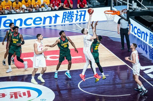 Με σοβαρό β&#039; μέρος το Μαυροβούνιο 70-66 το Καμερούν