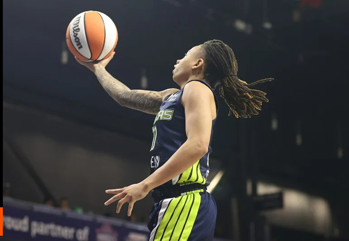 WNBA: Νίκη με ρεκόρ καριέρας της Κουίνερλι για το Ντάλας (vid)