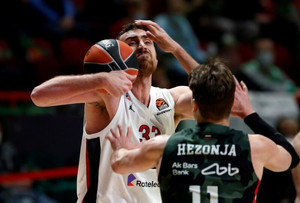 EuroLeague: MVP της 23ης αγωνιστικής ο Μιλουτίνοβ που... νίκησε τον Σβεντ (vids)