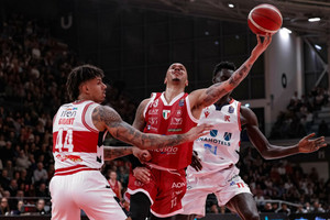 Ρέτζιο Εμίλια-Αρμάνι 68-72: Δεν ολοκλήρωσε την ανατροπή η ομάδα του Πρίφτη (vid)