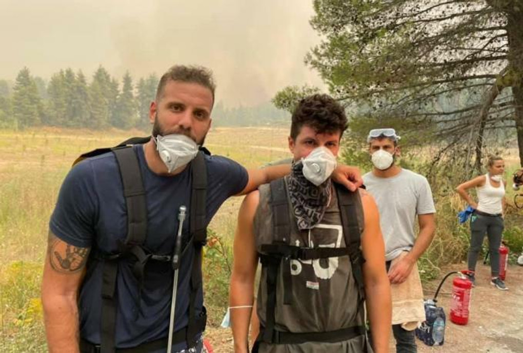 Σπουδαίος Νίκος Παππάς: Στο μέτωπο της φωτιάς της Β. Εύβοιας (pics)