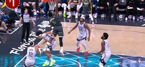 NBA Top-10: Νο1 το poster κάρφωμα του Έντουαρντς στον Μπλακ (vid)