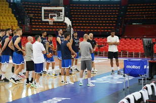 Εθνική Ανδρών: Αυξήθηκαν οι παρόντες στο ΣΕΦ - Είδε την προπόνηση ο Γιάννης Αντετοκούνμπο