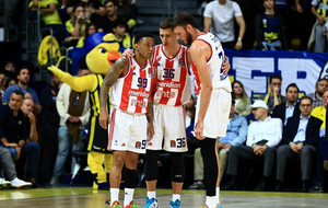 Ο Ερυθρός Αστέρας διέλυσε 76-57 τη Φενέρ στην Πόλη - Πρώτη νίκη για Άλμπα (vids)