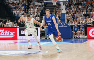Με ρεκόρ θεατών και buzzer η Φινλανδία 81-79 τη Λιθουανία (vid)