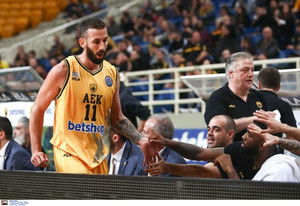 Παραμονή για τον Γιάνκοβιτς και φανέλα - έκπληξη με Μπαντίρμα