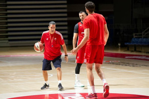 Γιάννης Σφαιρόπουλος: Πρώτη προπόνηση στον Ερυθρό Αστέρα (video)