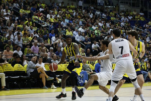 BSL: Αγκαλιά με τους τελικούς η Φενέρμπαχτσε, 98-72 την Μπεσίκτας