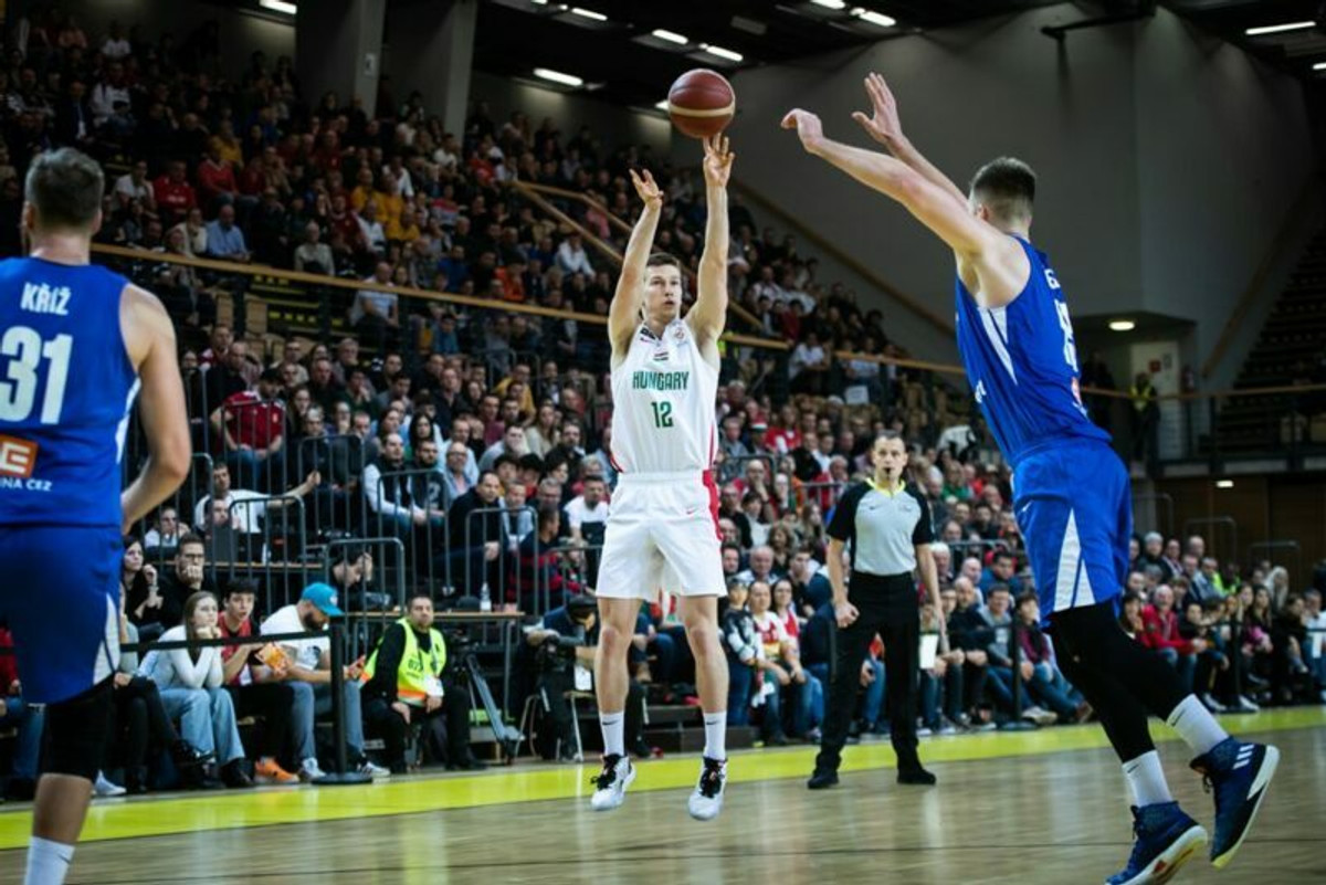 &quot;Ζωντανή&quot; η Ουγγαρία, 83-69 την Τσεχία