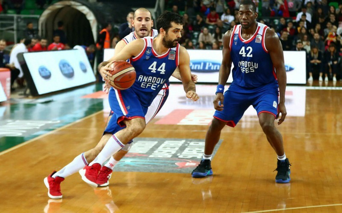 Εύκολα η Εφές 87-81 την Μπαχτσεσεχίρ πριν από τον Ολυμπιακό