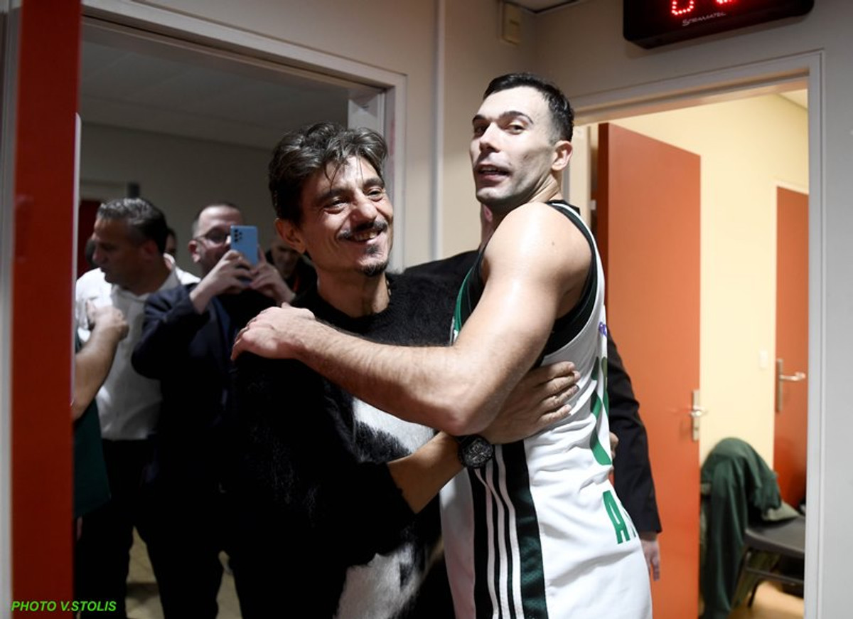 Δημήτρης Γιαννακόπουλος: &quot;Πρωταθλητές Ευρώπης με τρίποντο Σλούκα&quot; (video)