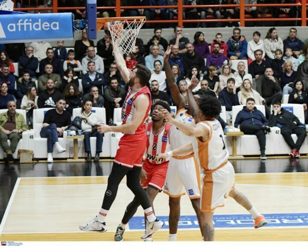 Live Streaming: Προμηθέας Πάτρας-Ολυμπιακός 57-81 (τελικό)