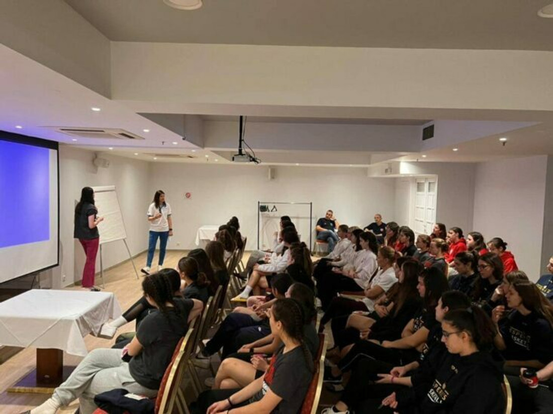 Ημερίδα &quot;Καθοδήγηση των αθλητριών&quot; από την Εβίνα Μάλτση