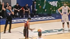 Ελευθερούπολη: Ο 13χρονος Βαγγέλης Μουλλάκης έγινε ο νεότερος παίκτης στην ιστορία της Elite League