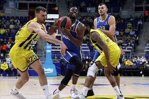 EuroLeague: Μακάμπι-Φενέρμπαχτσε στις 19:30 &quot;βγάζουν&quot; τα τελευταία ζευγάρια στα playoffs