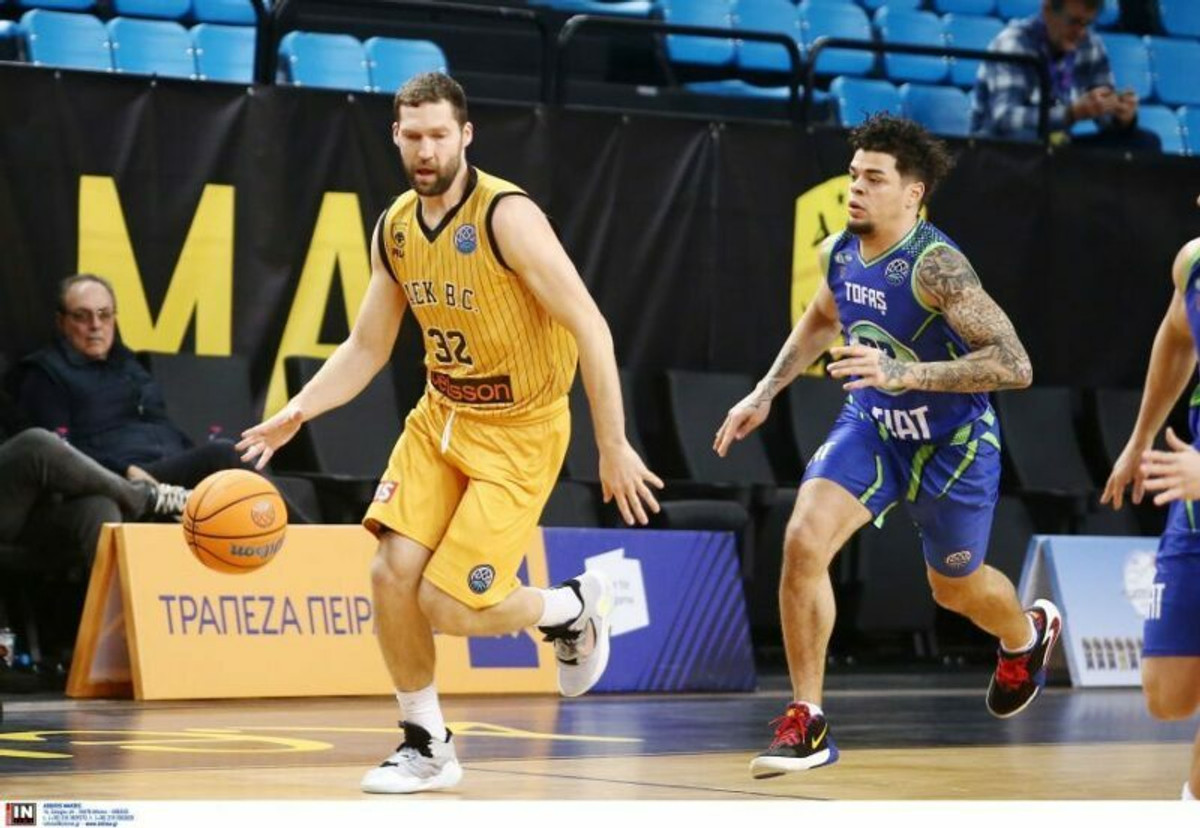 Με clutch Στρέλνιεκς το 1-0 η ΑΕΚ, 73-70 την Τόφας του Πρίφτη (vids &amp; gallery)