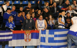 Η ελληνική εξέδρα στο Βελιγράδι (pic)