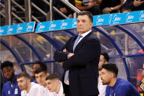 Αγγέλου: &quot;Η ομάδα μας έχει ένα πρόβλημα, δε βγάζει ανακοινώσεις&quot; (vid)