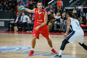 Καλνιέτις: Ανανέωσε στη Λοκομοτίβ Κουμπάν (pic)
