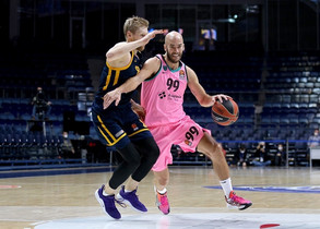 Με 15 ασίστ του Καλάθη η Μπαρτσελόνα 87-75 τη Χίμκι