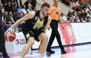 Με 22π. του Ρογκαβόπουλου, η Μπελεντίγεσι 97-94 την Νταρουσάφακα