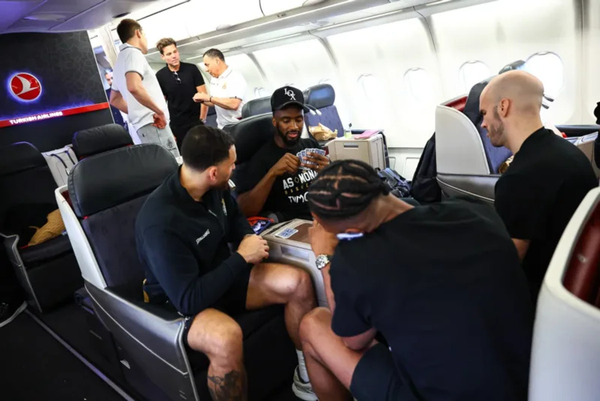 Η Μονακό αναχώρησε για το Άμπου Ντάμπι (pics &amp; vid)