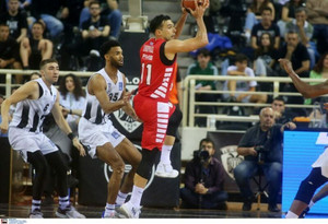 Κώστας Σλούκας: Ρεκόρ, milestones και τα αυτόγραφα στον αγώνα με τον ΠΑΟΚ (pics)