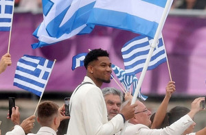 Αντετοκούνμπο: &quot;Η μεγαλύτερη τιμή&quot; (pic)