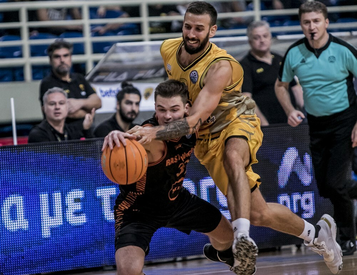 Νέα ατυχία στην ΑΕΚ, έσπασε το χέρι του ο Βλάντο Γιάνκοβιτς