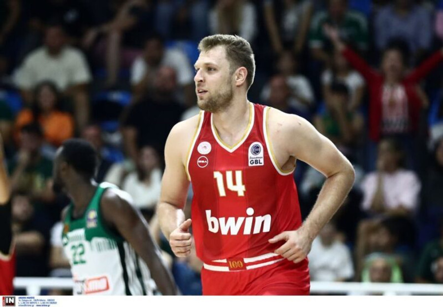 Ο Βεζένκοφ έδωσε το Super Cup στον Ολυμπιακό, 86-85 τον Παναθηναϊκό