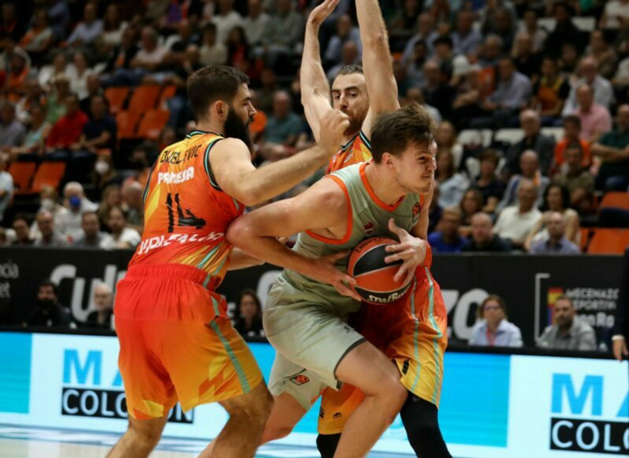Λάμψη Κότσαρ στο διπλό της Μπασκόνια με 81-71 στη Βαλένθια