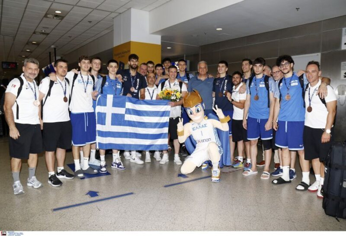 Εθνική Νέων: Με λάμψη μεταλλίου και χαμόγελα η επιστροφή από το Ευρωπαϊκό (gallery)