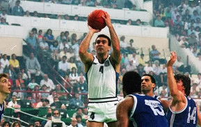 Γκάλης: “Σαν σήμερα φόρεσα για πρώτη φορά τη γαλανόλευκη φανέλα&quot;