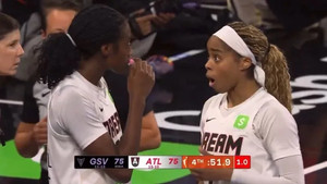 Έριξαν... δονητή σε αγώνα του WNBA! (vids &amp; pic)